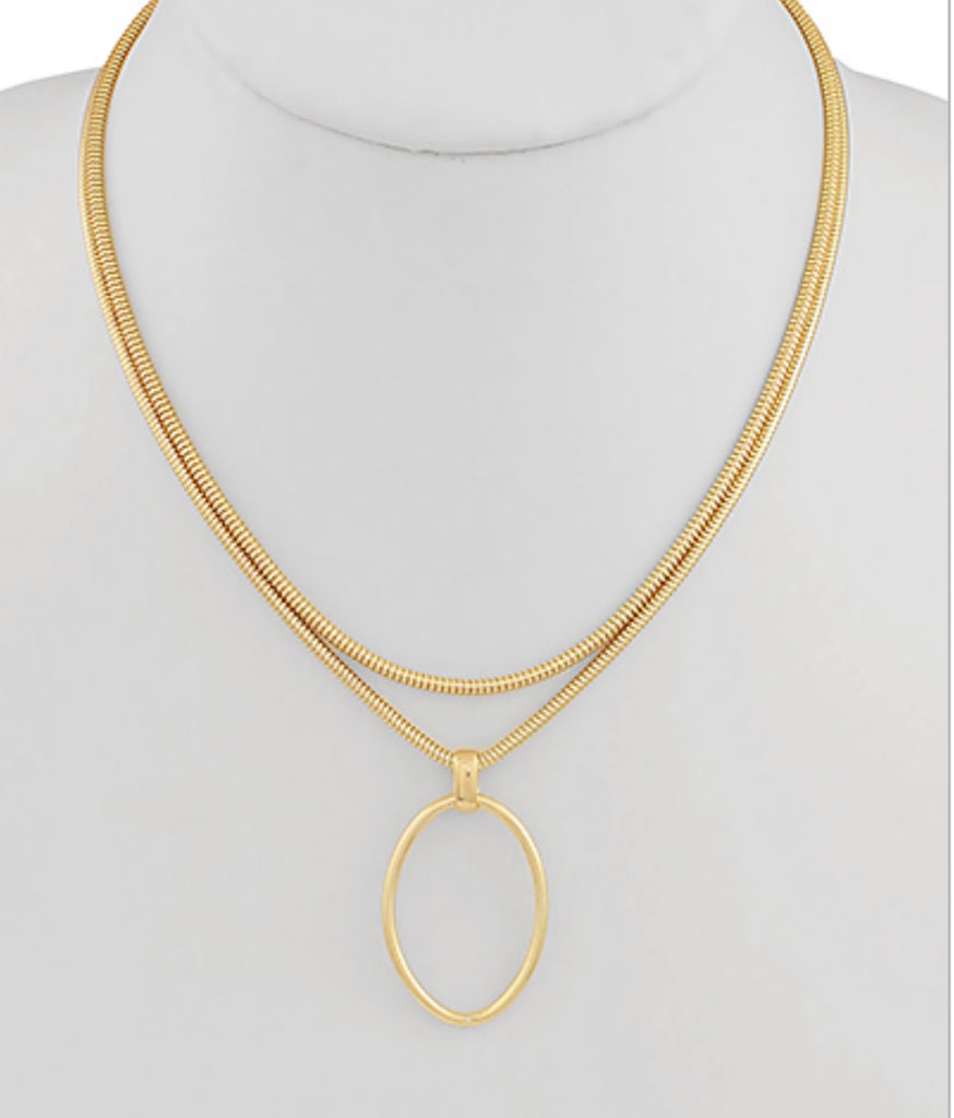 Oval pendant chain necklace