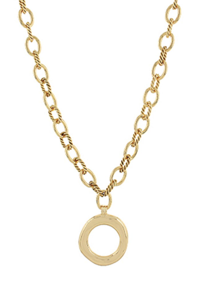 Circle pendant necklace