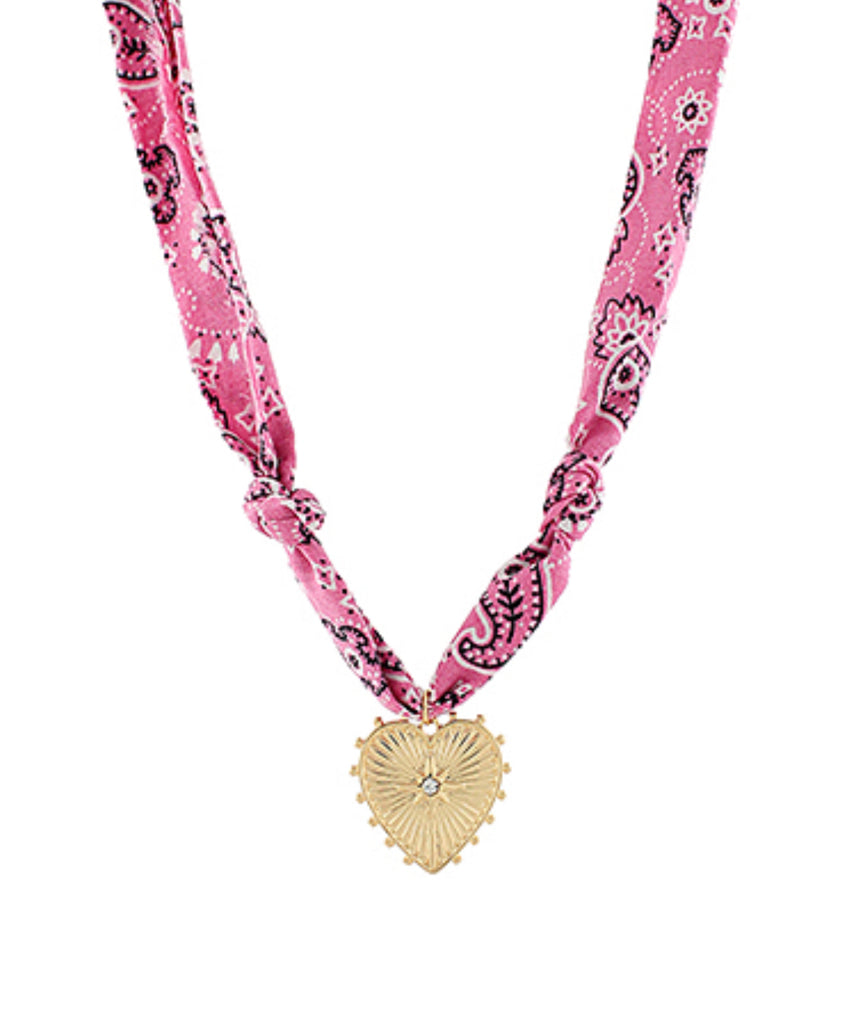 Heart pendant necklace