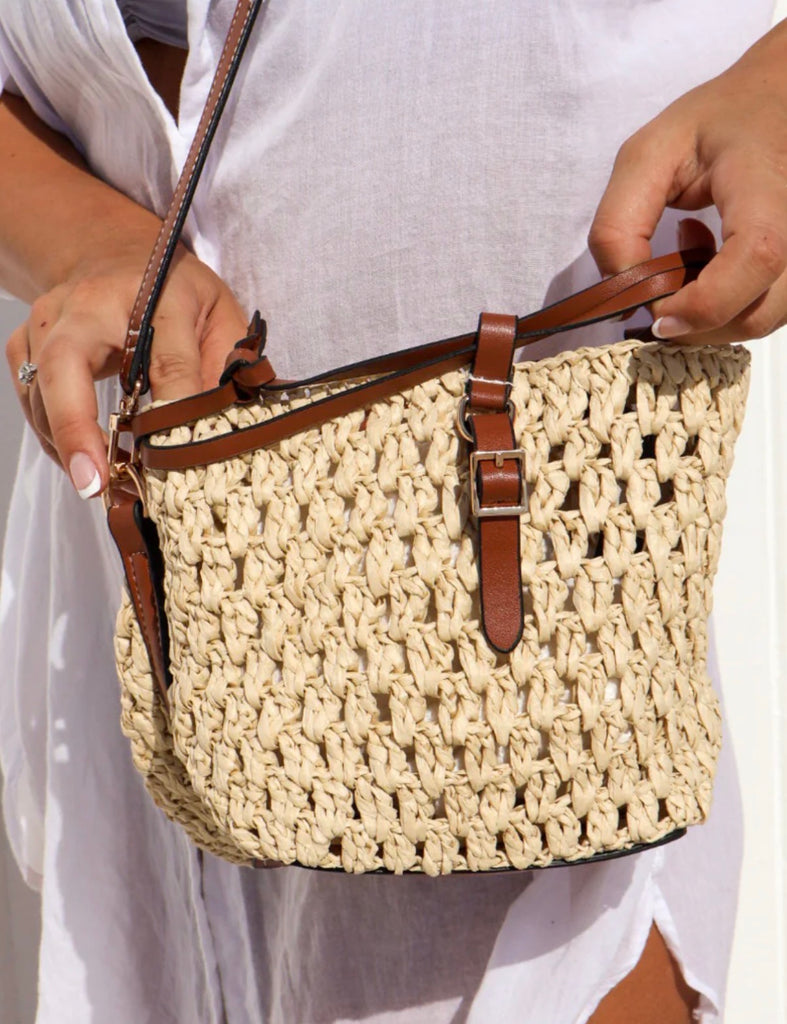 Straw bucket crossbody bag