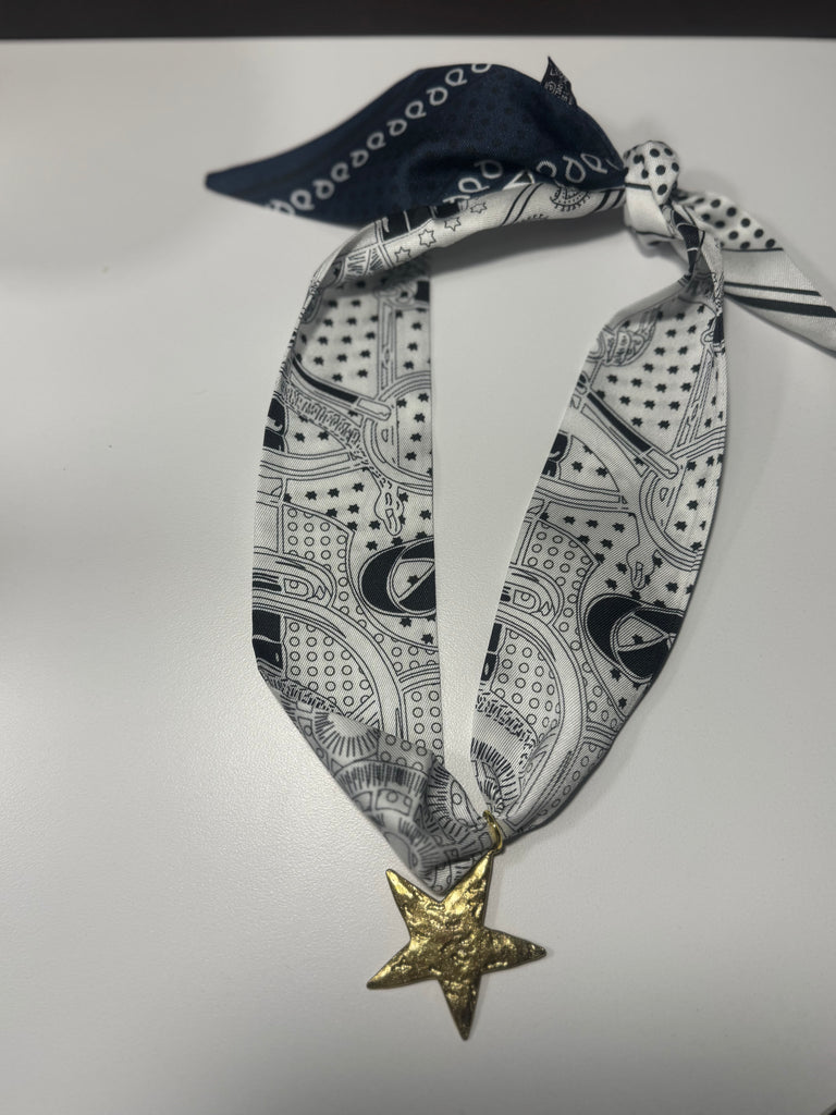 Black/white print star charm scarf necklace